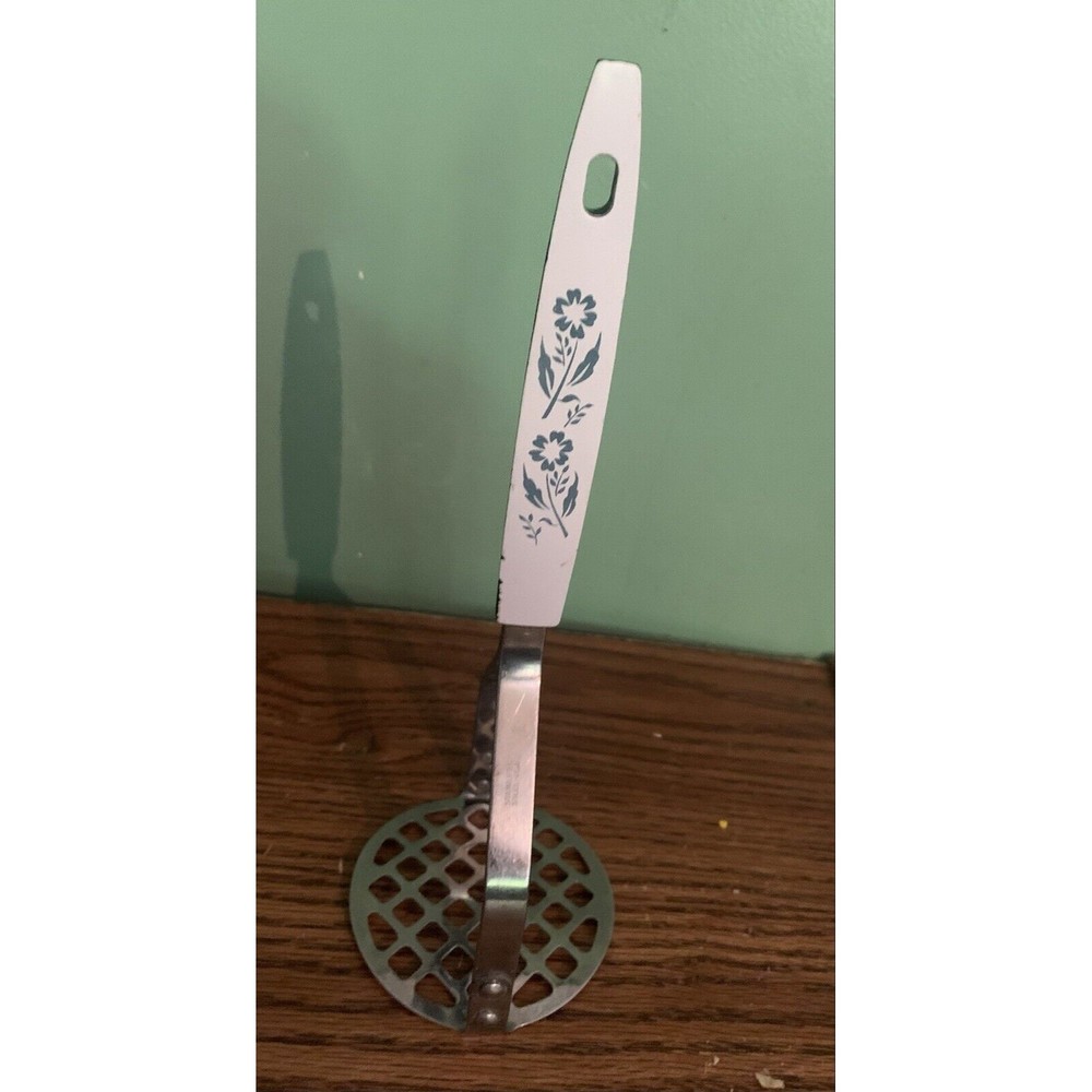 POTATO MASHER HOUSEHOLD USA VINTAGE MASHED UTENSIL STAINLESS STEEL PLASTIC.